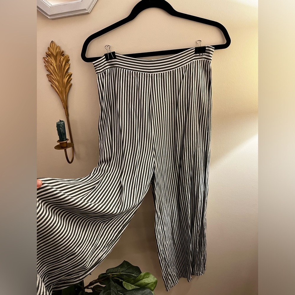 High waisted vertical green stripe linen pants